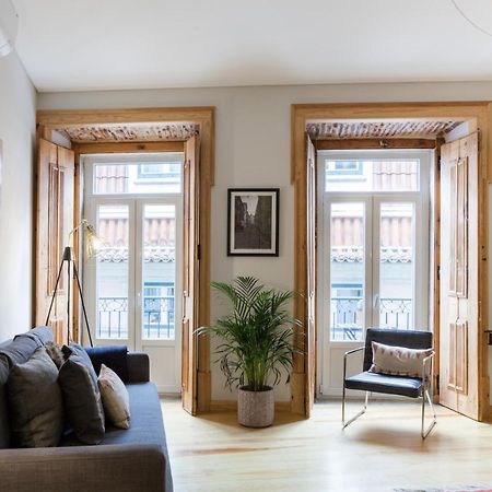 Charming Flat With Balconies Central Chiado District 2 Bedrooms & Ac 19Th Century Building Lisboa المظهر الخارجي الصورة