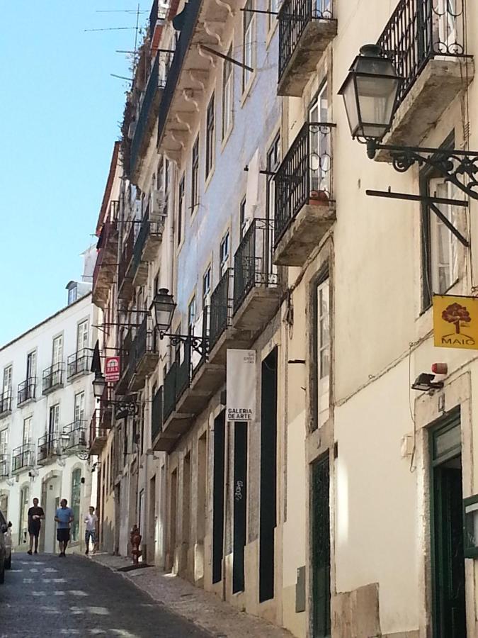 Charming Flat With Balconies Central Chiado District 2 Bedrooms & Ac 19Th Century Building Lisboa المظهر الخارجي الصورة