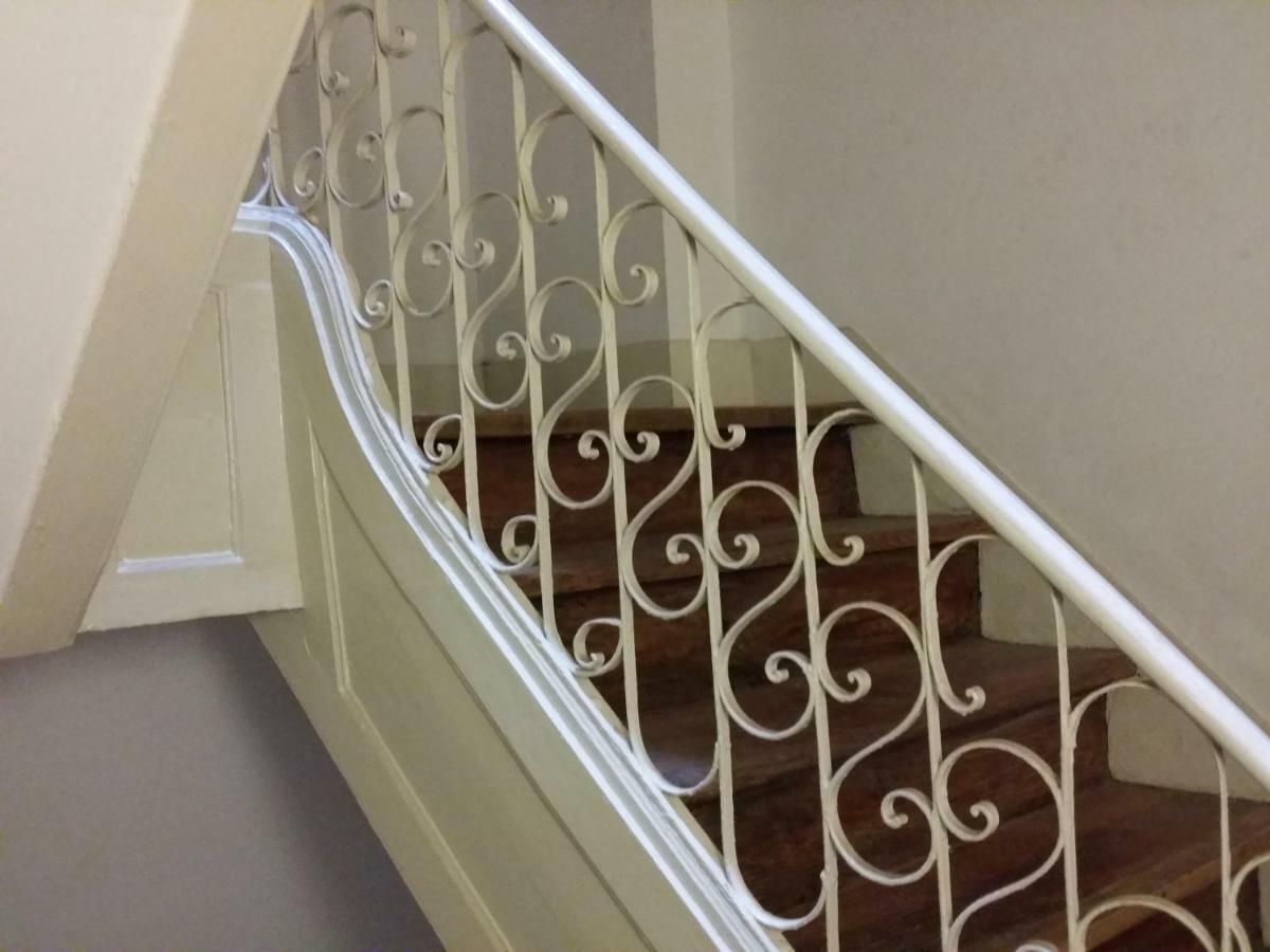 Charming Flat With Balconies Central Chiado District 2 Bedrooms & Ac 19Th Century Building Lisboa المظهر الخارجي الصورة