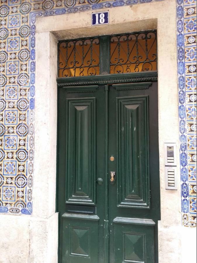 Charming Flat With Balconies Central Chiado District 2 Bedrooms & Ac 19Th Century Building Lisboa المظهر الخارجي الصورة
