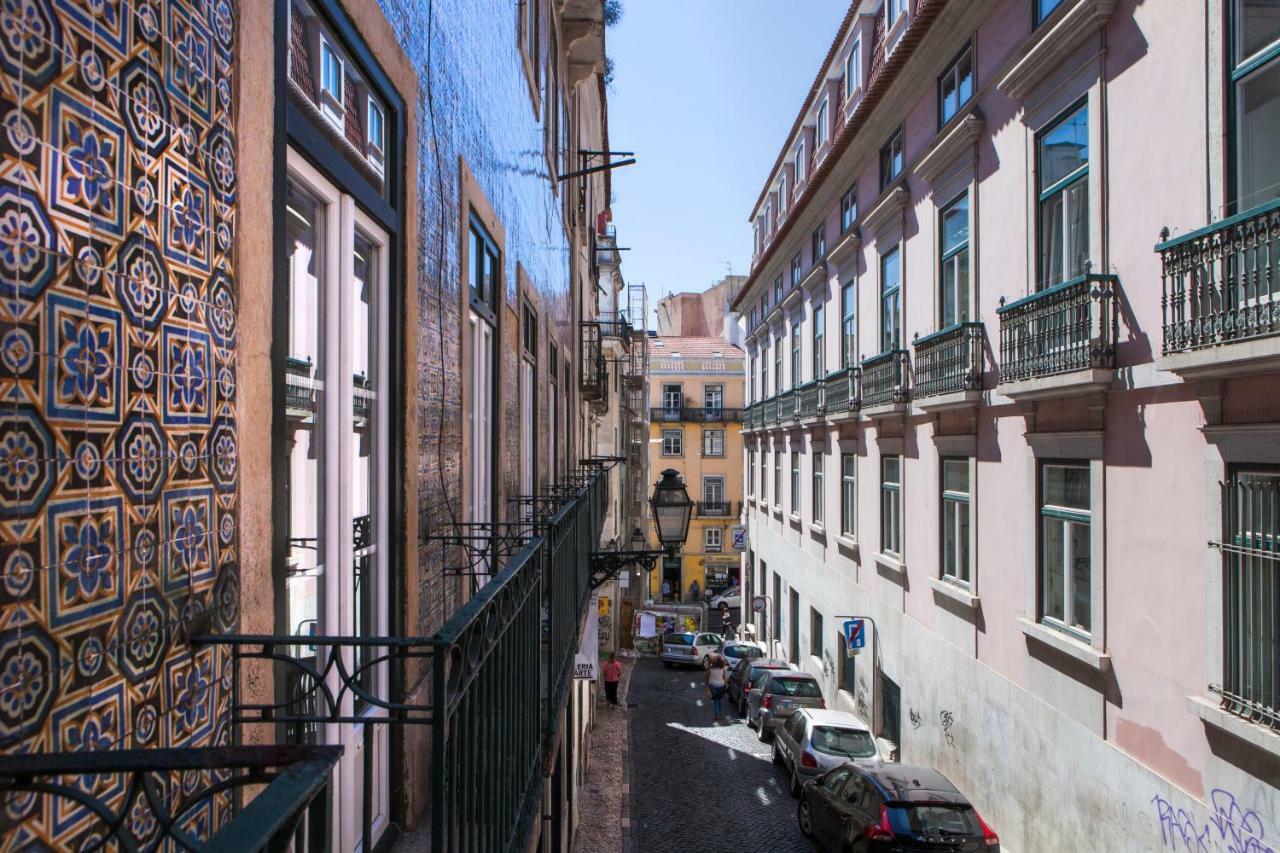 Charming Flat With Balconies Central Chiado District 2 Bedrooms & Ac 19Th Century Building Lisboa المظهر الخارجي الصورة